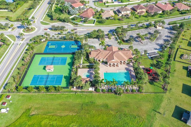 760 Carlyle Way, Fort Pierce, FL 34947