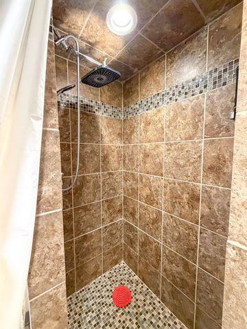 100 6th St SE, Minot, ND 58701