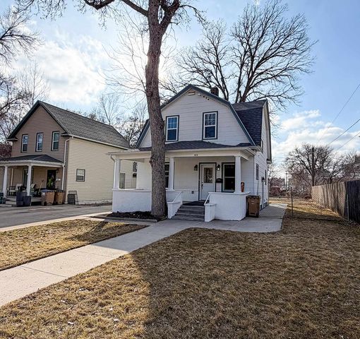 100 6th St SE, Minot, ND 58701