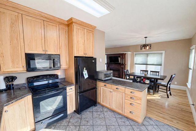 100 6th St SE, Minot, ND 58701