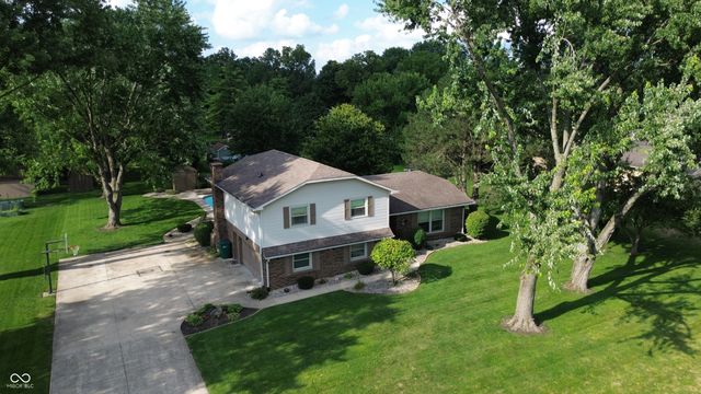 204 S Oak Boulevard Drive, Greenfield, IN 46140