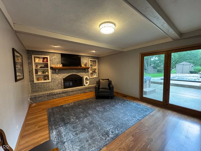 204 S Oak Boulevard Drive, Greenfield, IN 46140