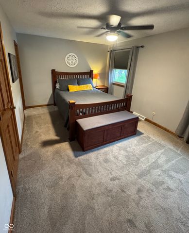 204 S Oak Boulevard Drive, Greenfield, IN 46140