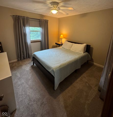 204 S Oak Boulevard Drive, Greenfield, IN 46140