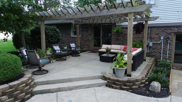 204 S Oak Boulevard Drive, Greenfield, IN 46140