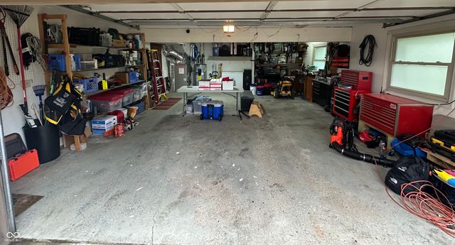 204 S Oak Boulevard Drive, Greenfield, IN 46140