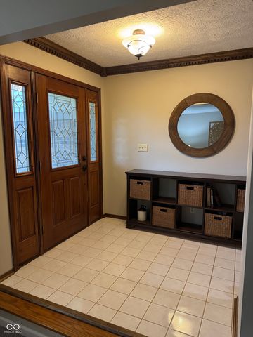 204 S Oak Boulevard Drive, Greenfield, IN 46140