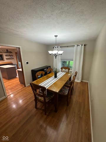 204 S Oak Boulevard Drive, Greenfield, IN 46140