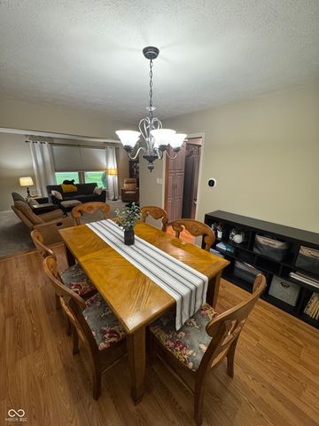 204 S Oak Boulevard Drive, Greenfield, IN 46140