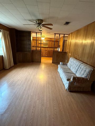 224 Tait Street, Columbus, TX 78934