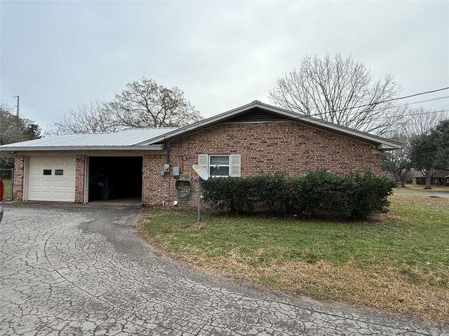 224 Tait Street, Columbus, TX 78934