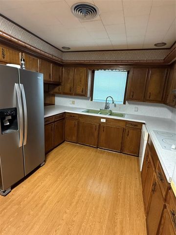 224 Tait Street, Columbus, TX 78934