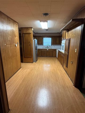 224 Tait Street, Columbus, TX 78934