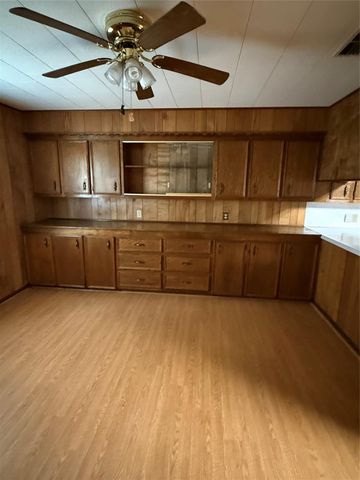 224 Tait Street, Columbus, TX 78934