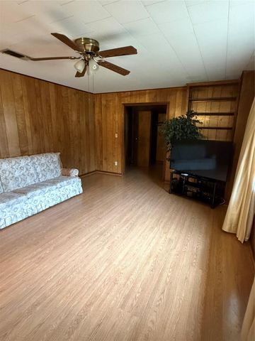 224 Tait Street, Columbus, TX 78934