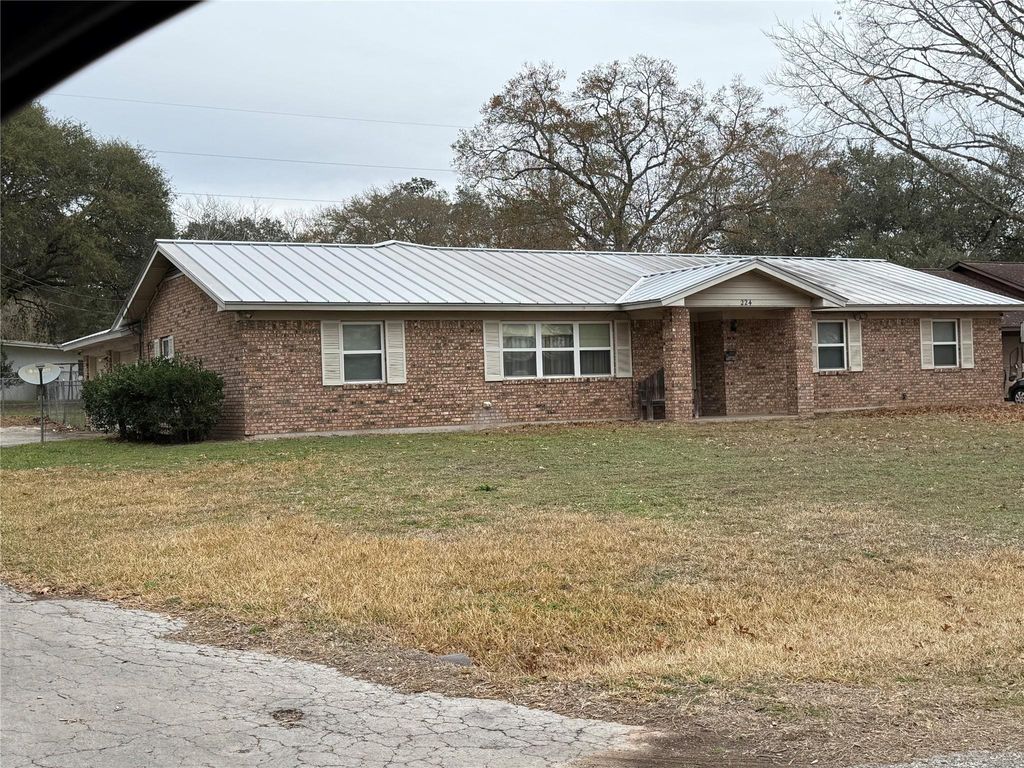 224 Tait Street, Columbus, TX 78934