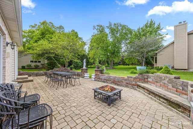 1058 Courtland Place, Aurora, IL 60502