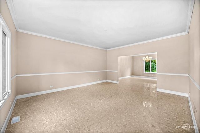1058 Courtland Place, Aurora, IL 60502