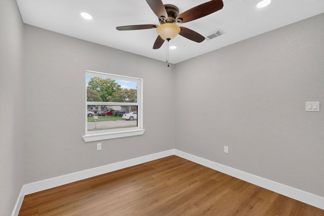 4819 Navajo Trail, Balch Springs, TX 75180