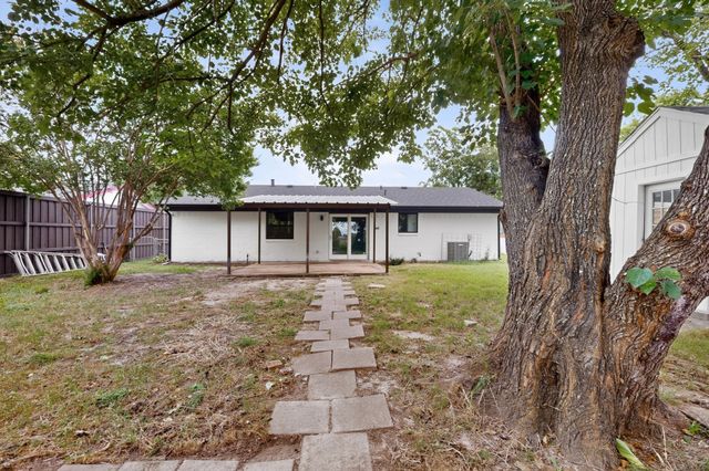 4819 Navajo Trail, Balch Springs, TX 75180