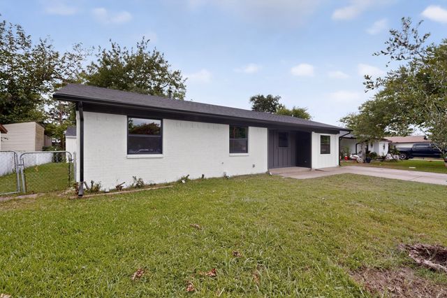 4819 Navajo Trail, Balch Springs, TX 75180