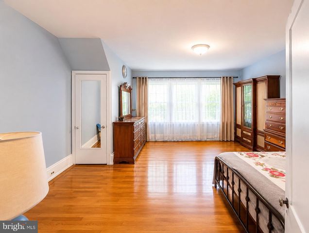 1112 ALLENGROVE ST, Philadelphia, PA 19124