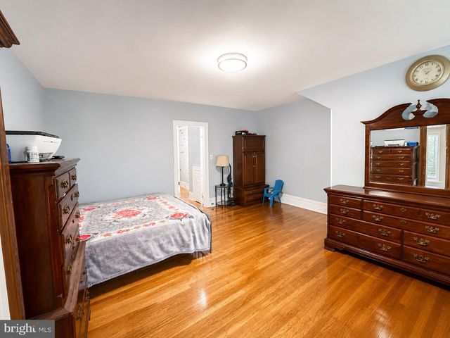 1112 ALLENGROVE ST, Philadelphia, PA 19124