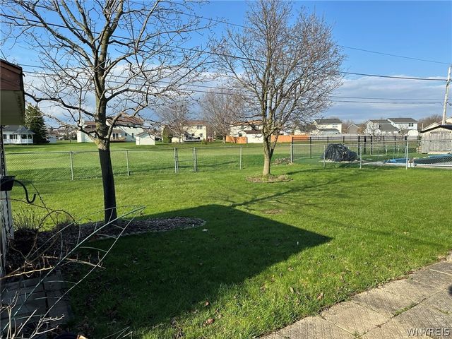 262 Wayside Drive, Lancaster, NY 14043