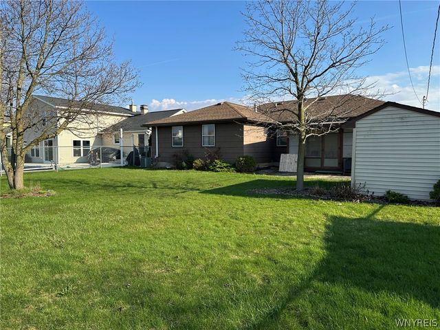 262 Wayside Drive, Lancaster, NY 14043