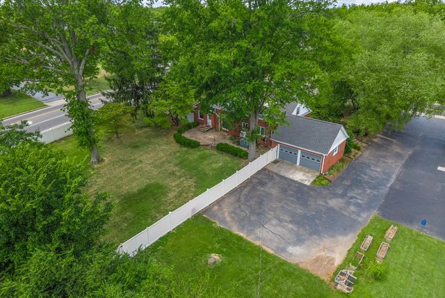 2802 Cox Mill Road, Hopkinsville, KY 42240