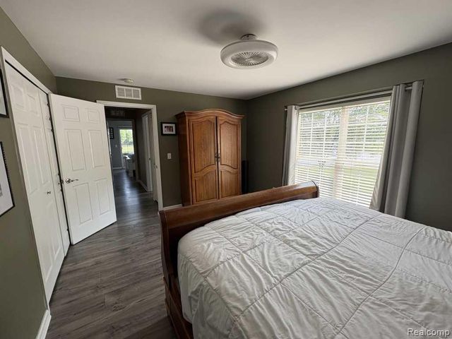 28242 Oakmonte Circle, New Hudson, MI 48165