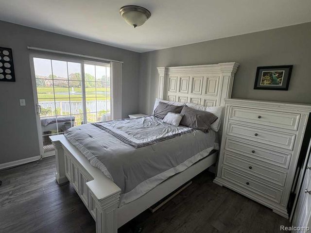 28242 Oakmonte Circle, New Hudson, MI 48165