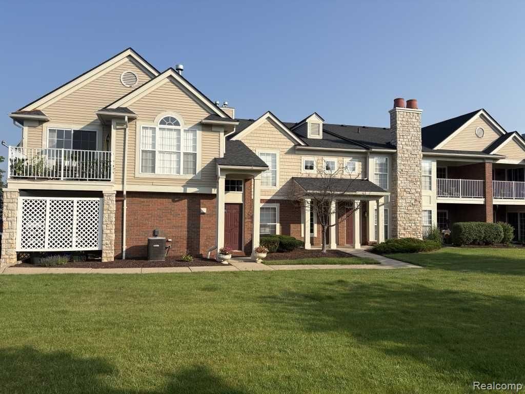28242 Oakmonte Circle, New Hudson, MI 48165