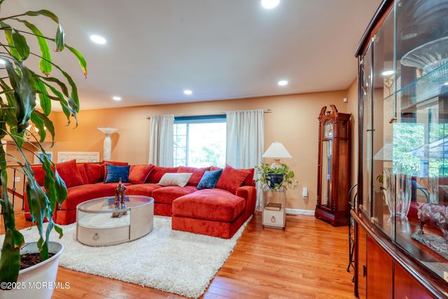 14 Cobblestone Court, Howell, NJ 07731