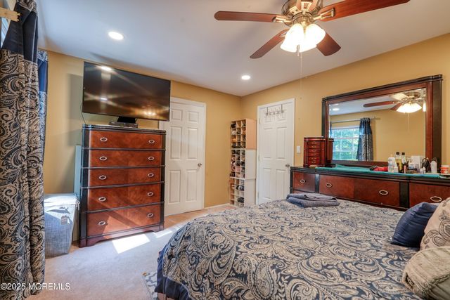 14 Cobblestone Court, Howell, NJ 07731