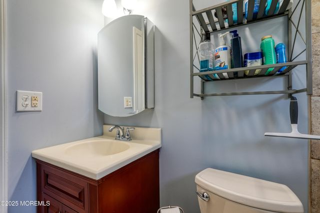 14 Cobblestone Court, Howell, NJ 07731