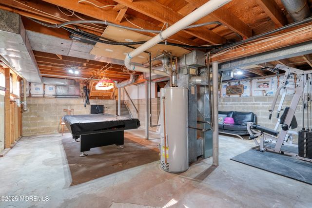 14 Cobblestone Court, Howell, NJ 07731