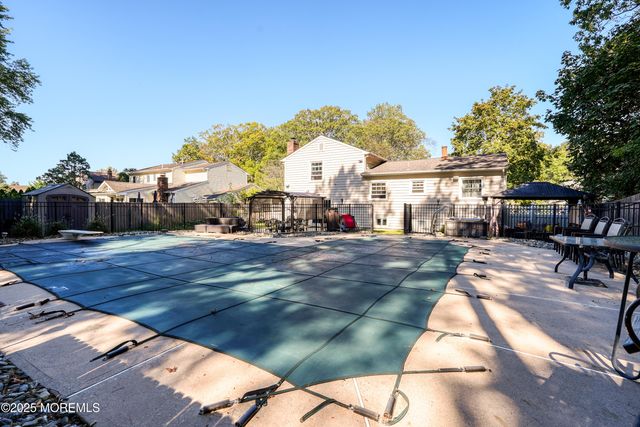 14 Cobblestone Court, Howell, NJ 07731