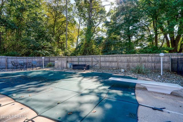 14 Cobblestone Court, Howell, NJ 07731