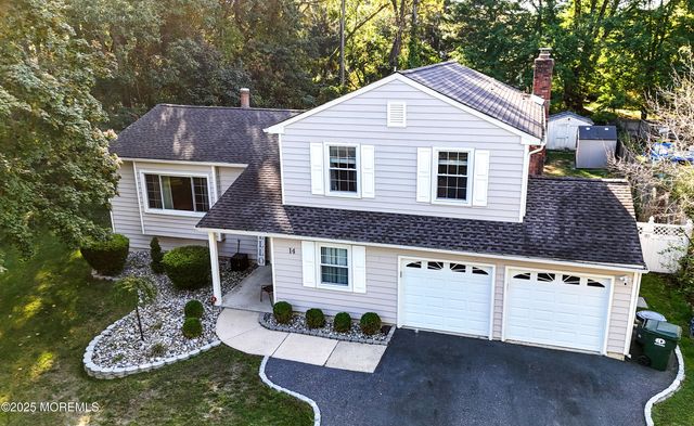 14 Cobblestone Court, Howell, NJ 07731
