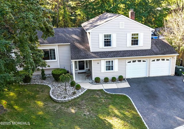 14 Cobblestone Court, Howell, NJ 07731