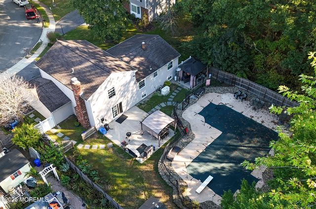 14 Cobblestone Court, Howell, NJ 07731