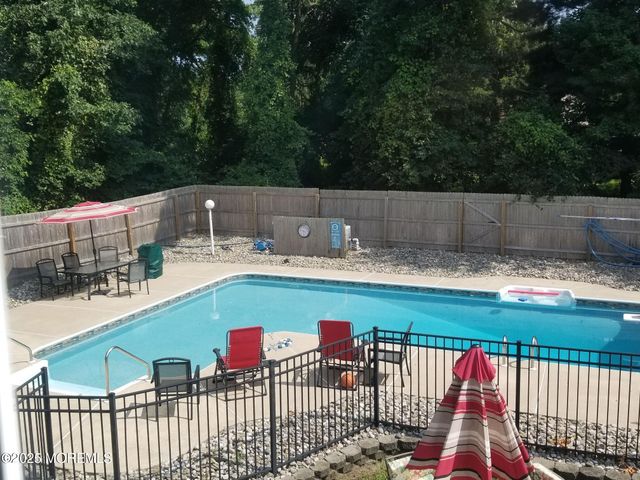 14 Cobblestone Court, Howell, NJ 07731