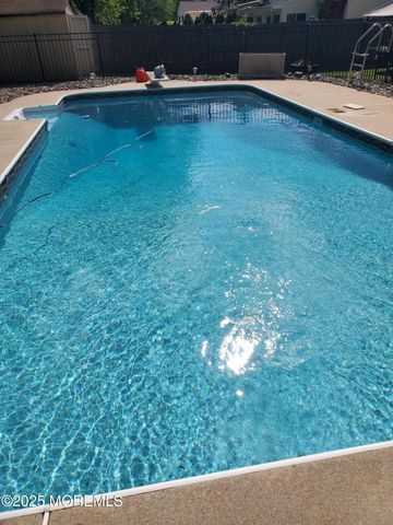 14 Cobblestone Court, Howell, NJ 07731