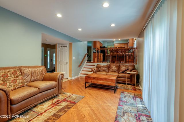 14 Cobblestone Court, Howell, NJ 07731