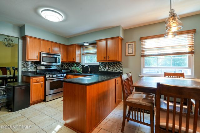 14 Cobblestone Court, Howell, NJ 07731