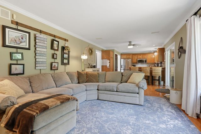 4055 Stoney Creek Drive, Fort Gratiot, MI 48059
