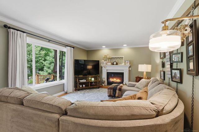4055 Stoney Creek Drive, Fort Gratiot, MI 48059