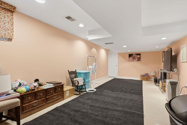 4055 Stoney Creek Drive, Fort Gratiot, MI 48059
