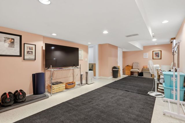 4055 Stoney Creek Drive, Fort Gratiot, MI 48059